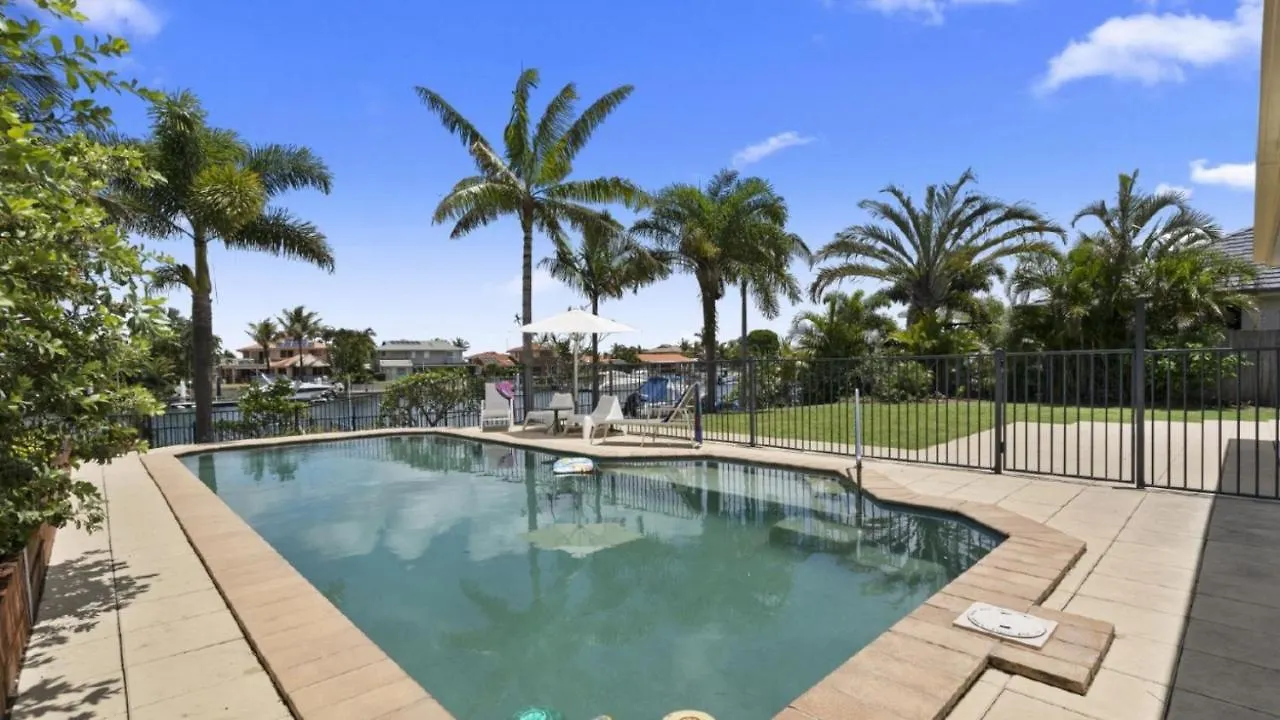 Lux And Space In The Perfect Canal Home Banksia Beach