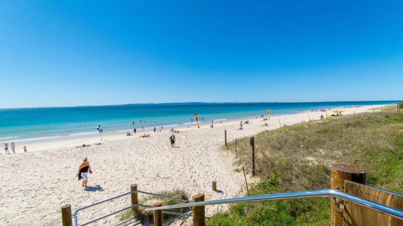 Lux And Space In The Perfect Canal Home Banksia Beach Holiday home