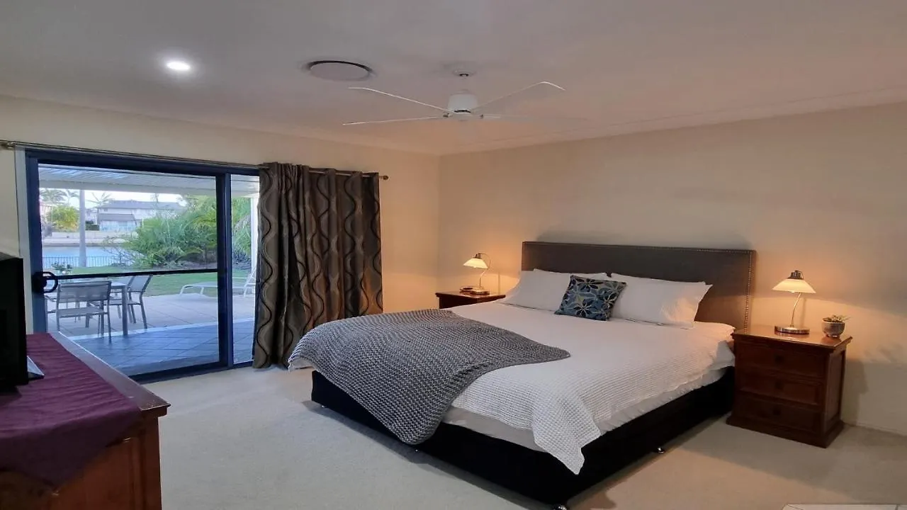 Lux And Space In The Perfect Canal Home Banksia Beach 0*,  Australia