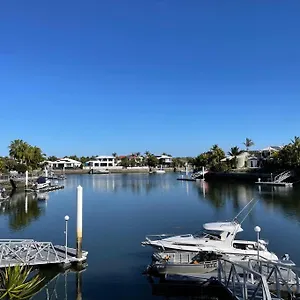  Holiday home Spectacular Waterfront
